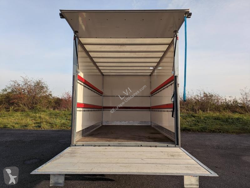 Véhicule utilitaire Iveco CCb 35C16H3.0...
