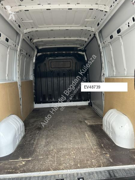 Furgoneta Nissan