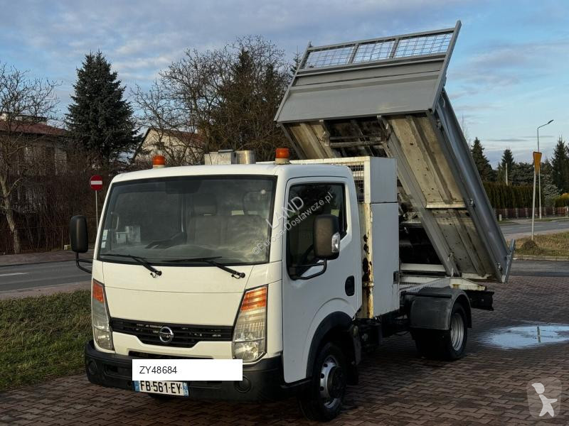Samochód dostawczy Nissan