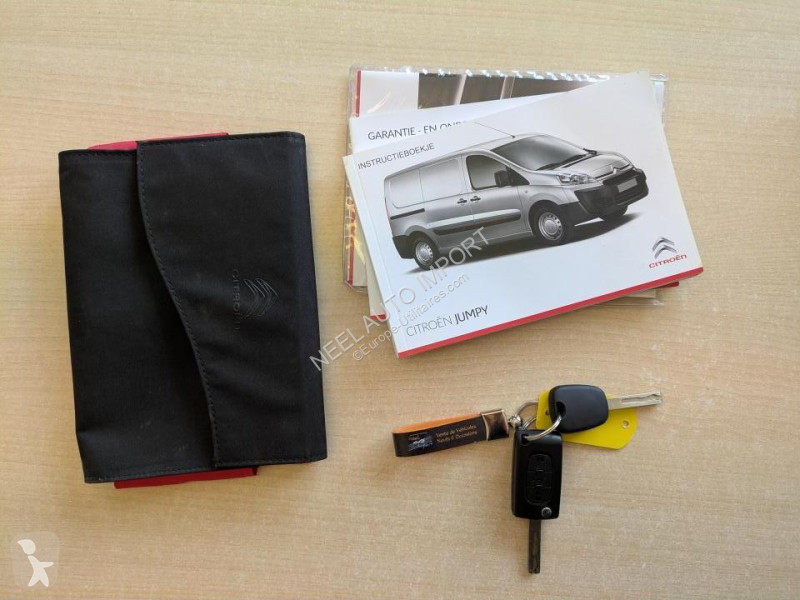 Véhicule utilitaire Citroën JUMPY II L2H1 2.0...