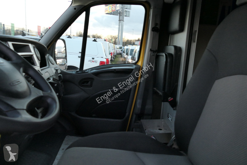 Samochód dostawczy Iveco Daily 35 S11 C30C...