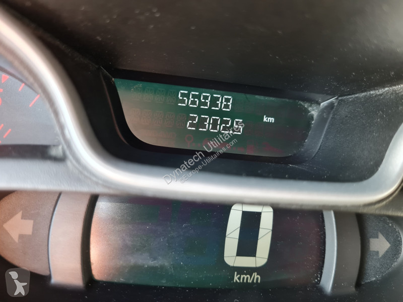 عربة نفعية Renault TRAFIC III FG L2H1 1300 2.0...