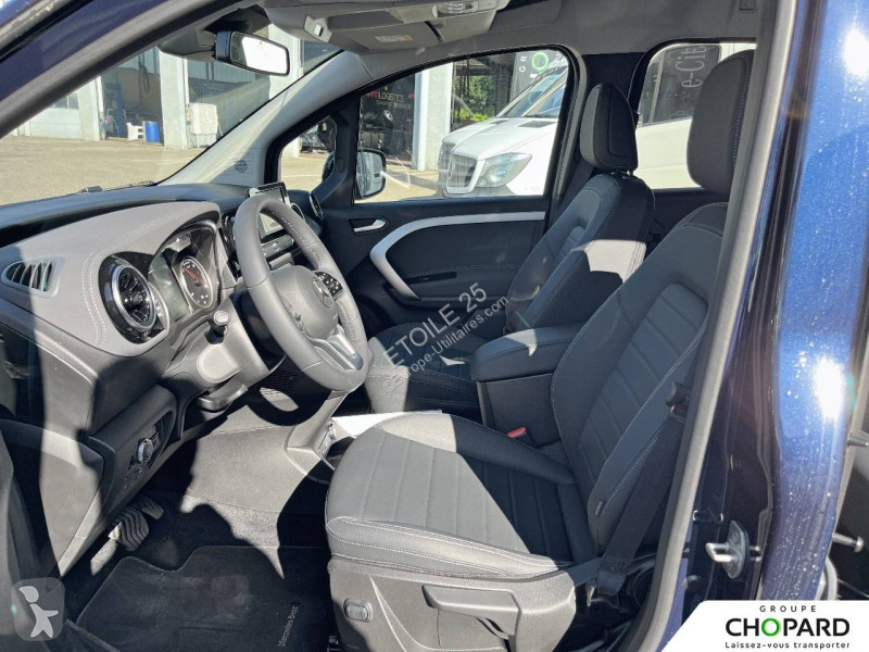 عربة نفعية Mercedes EQT 200