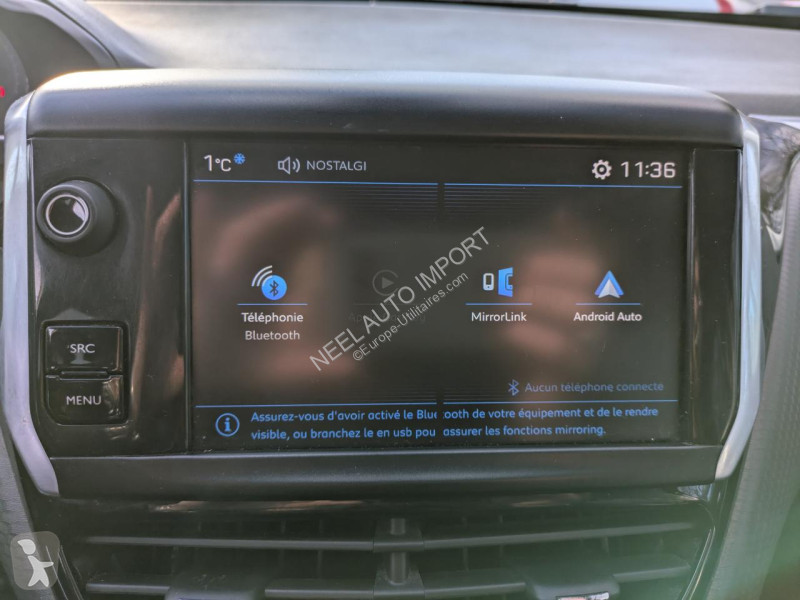 Peugeot 2008 ALLURE 82CH BVM5 Transporter