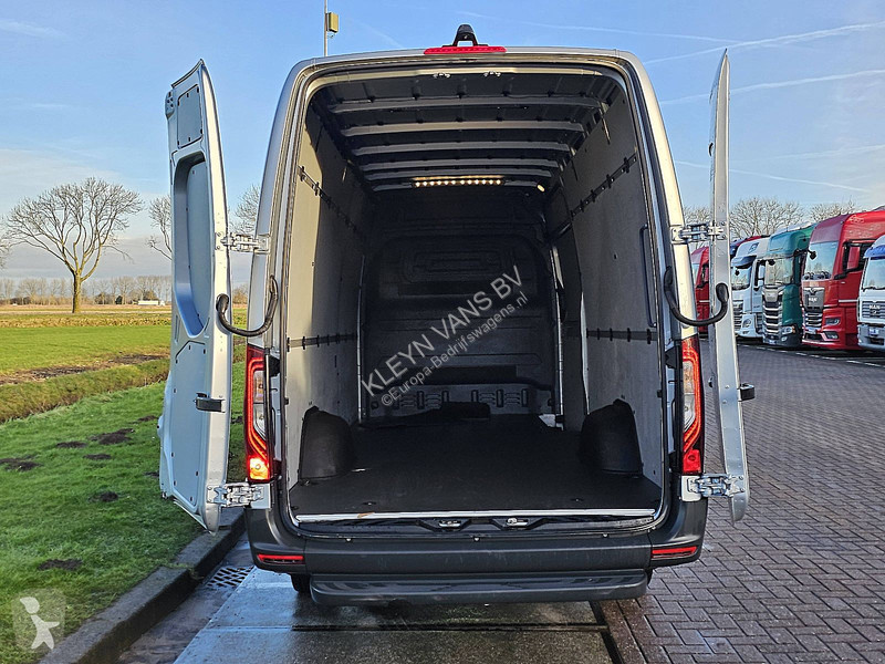 Véhicule utilitaire Mercedes 320 L3H2 300KmWLTP