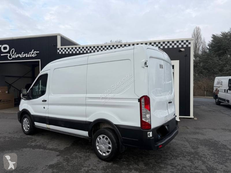 Samochód dostawczy Ford