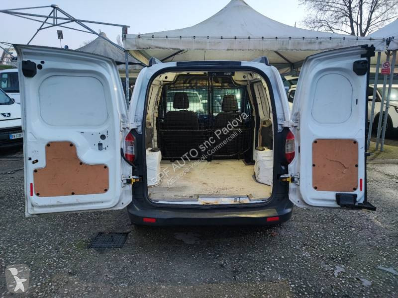 Véhicule utilitaire Ford