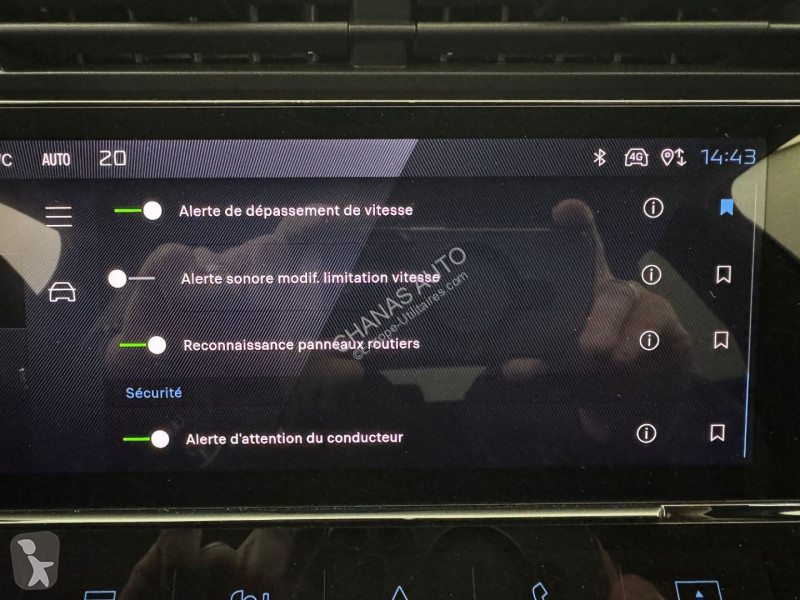 عربة نفعية Peugeot 1.5 BlueHDi 130 Allure EAT8