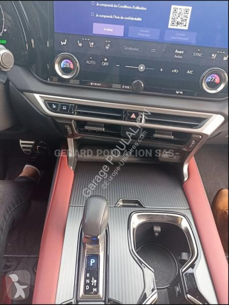 Samochód dostawczy Lexus 500H