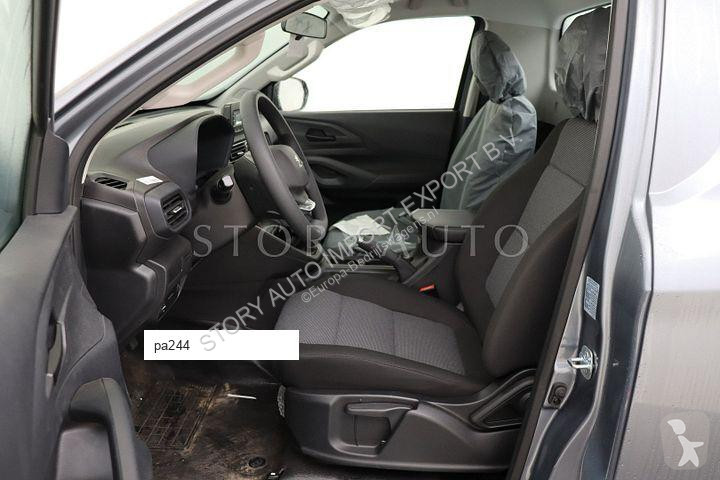 عربة نفعية Peugeot Landtrek