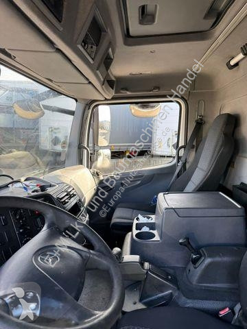 Furgoneta Mercedes 818D KOFFER