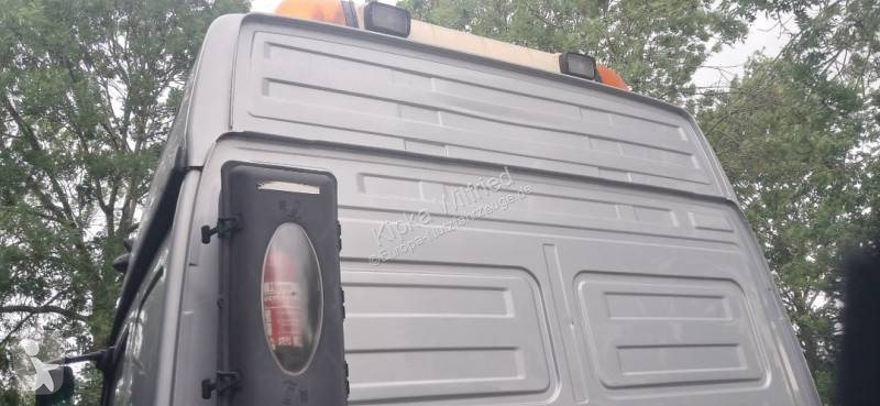 Samochód dostawczy Mercedes