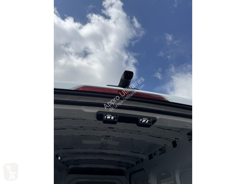 عربة نفعية Maxus Deliver9 L3H2 -2.0dCi150...