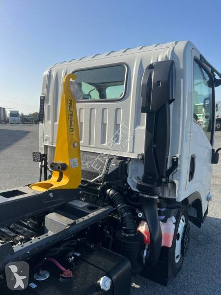 Isuzu  Transporter
