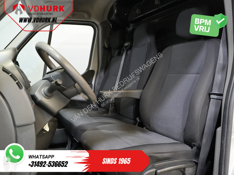 Véhicule utilitaire Renault T35 2.3 dCi 145 pk...