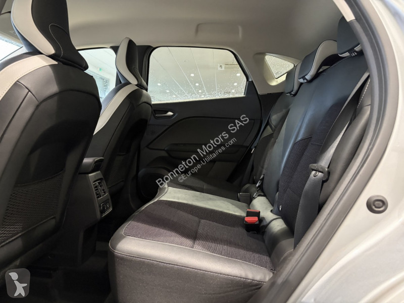 Samochód dostawczy Renault (2) techno E-Tech...