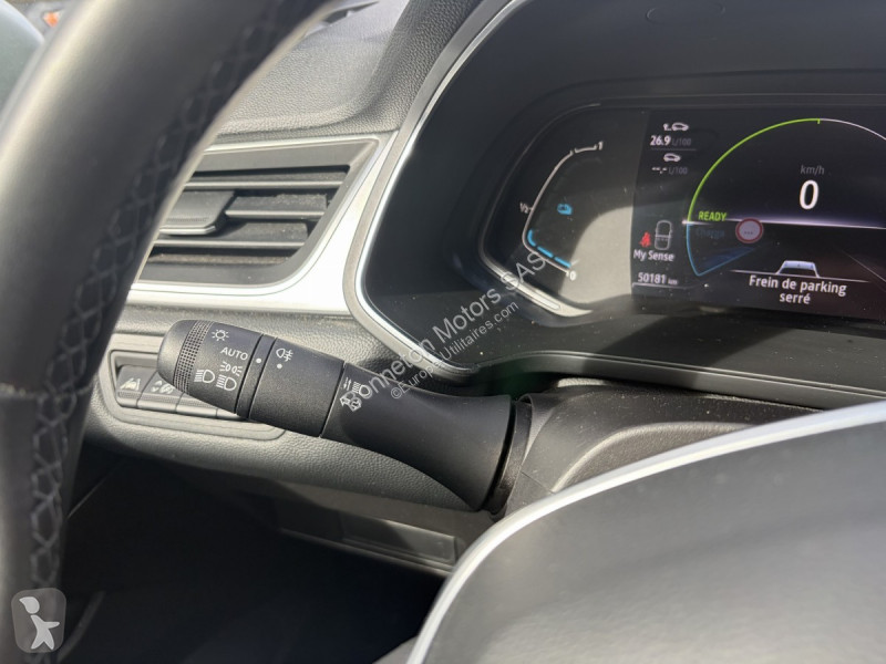 Samochód dostawczy Renault (2) Intens E-TECH...