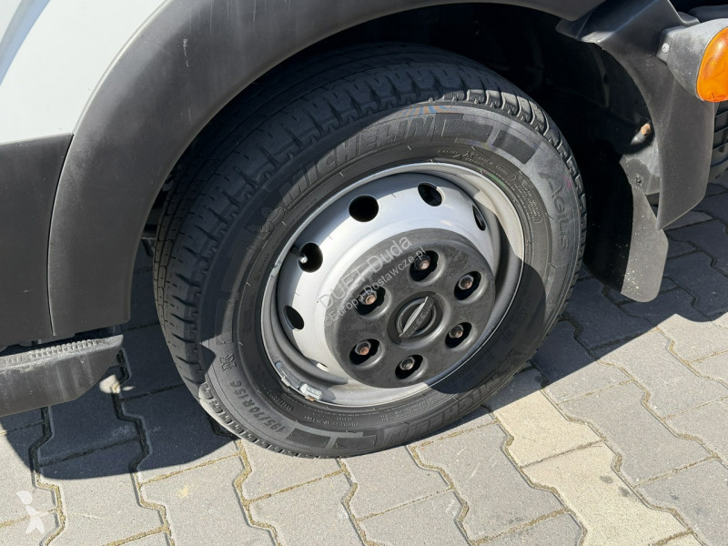 Nissan  Transporter