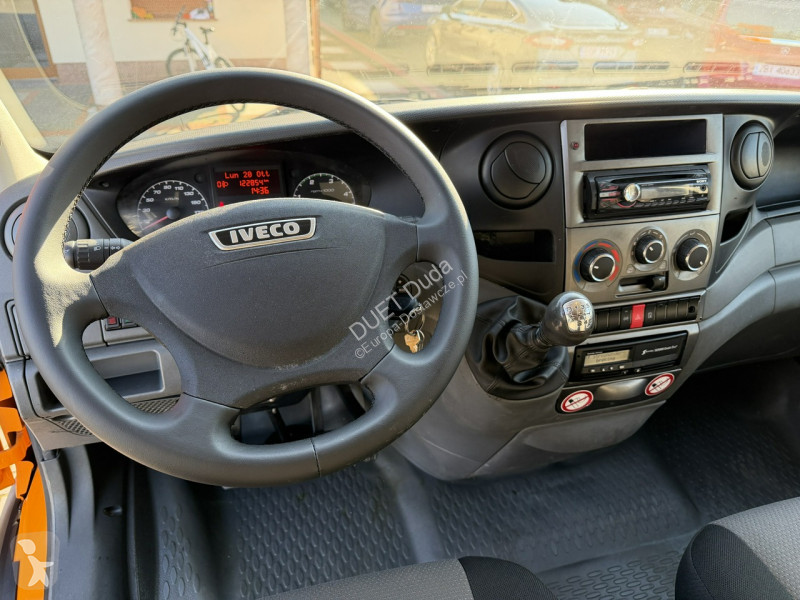Samochód dostawczy Iveco 70C18 V H