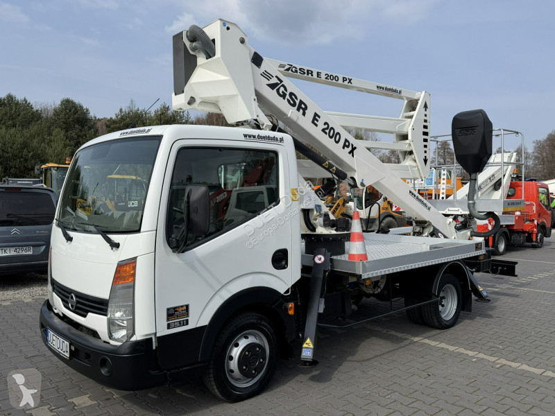 Nissan  Transporter