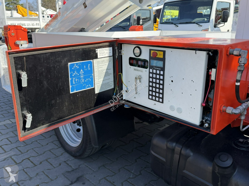 Nissan  Transporter