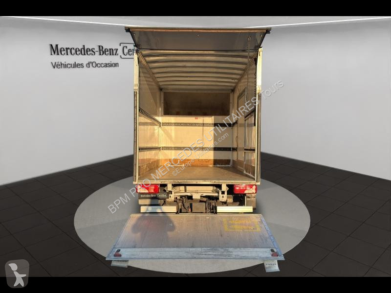 عربة نفعية Mercedes
