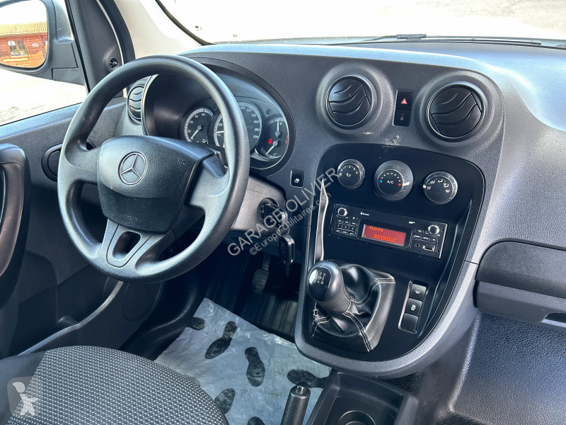 عربة نفعية Mercedes