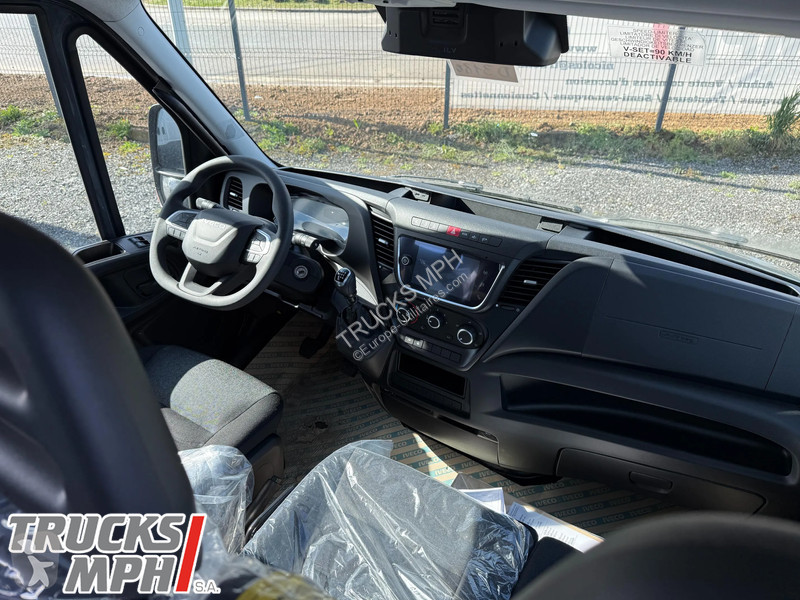 Véhicule utilitaire Iveco 35-180 Crew Cab...