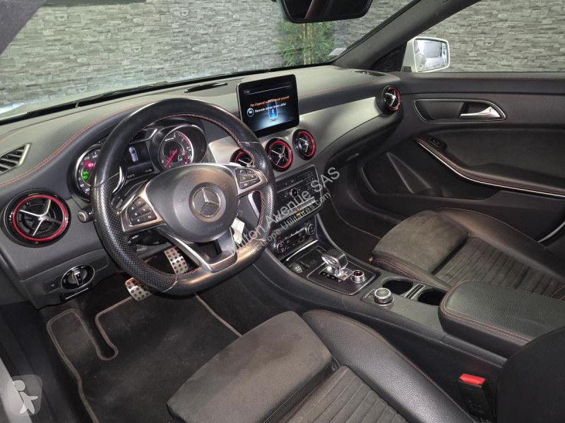Véhicule utilitaire Mercedes CLA Shooting Brake...