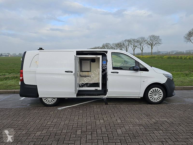Furgoneta Mercedes 110 Veba box XL EURO6