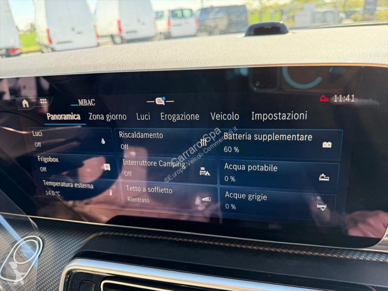 Samochód dostawczy Mercedes