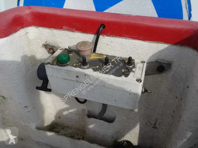 Samochód dostawczy Renault france elevateur...
