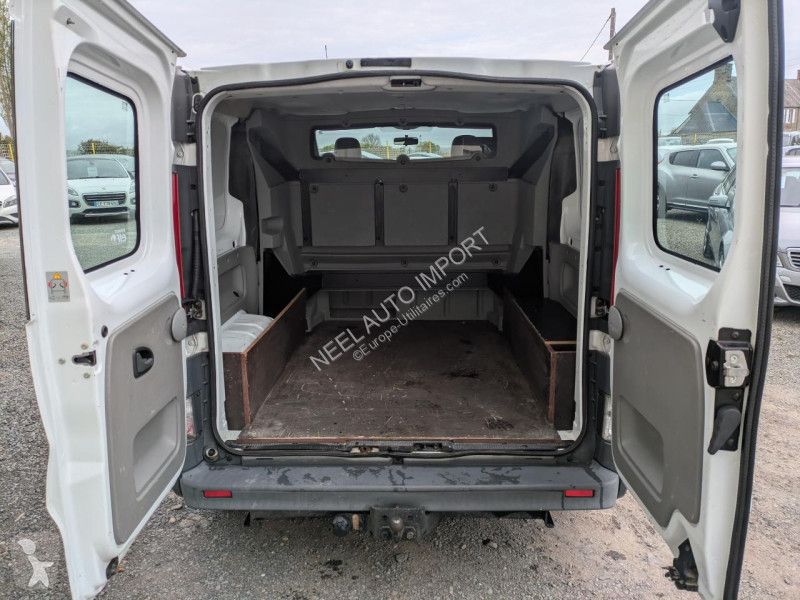 Véhicule utilitaire Renault TRAFIC II L1H1...