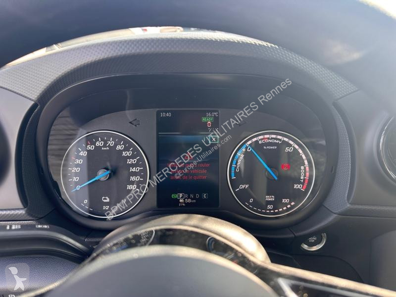 Véhicule utilitaire Mercedes e Long Pro