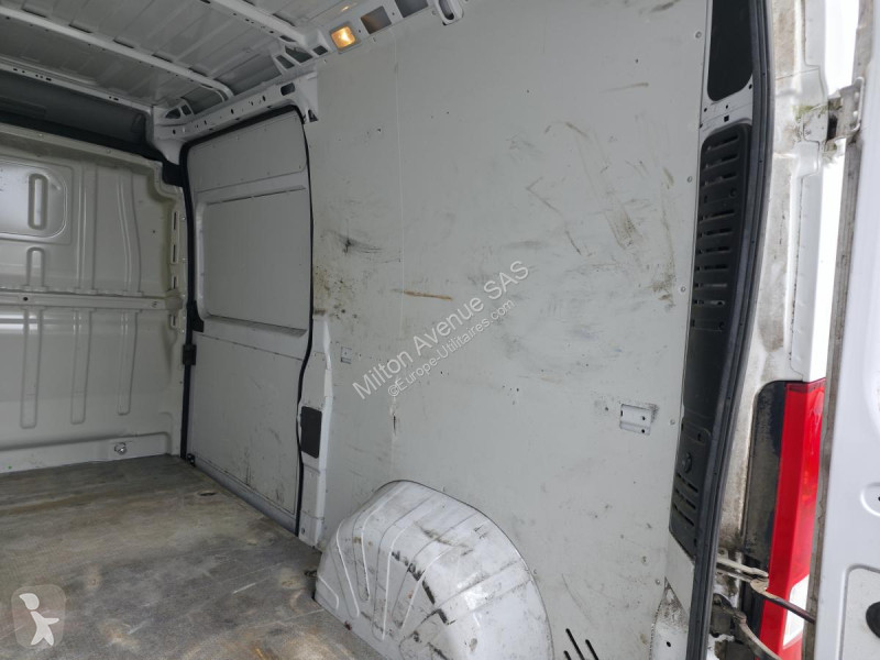 Peugeot BOXER Asphalt 335 L2H2 2.2 BlueHDi 140...