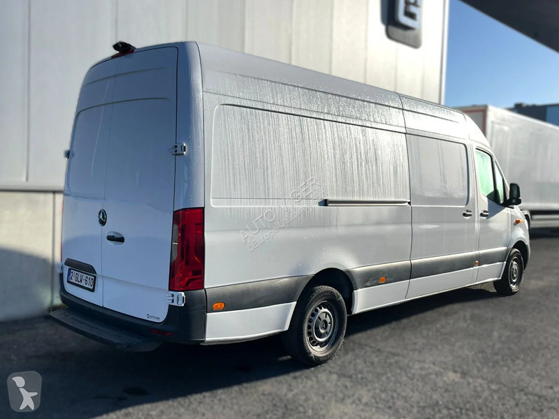 Samochód dostawczy Mercedes 317...