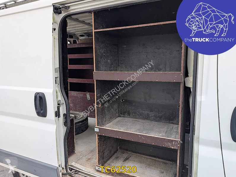 Furgoneta Peugeot 3t3 2l blue hdi 110 pack
