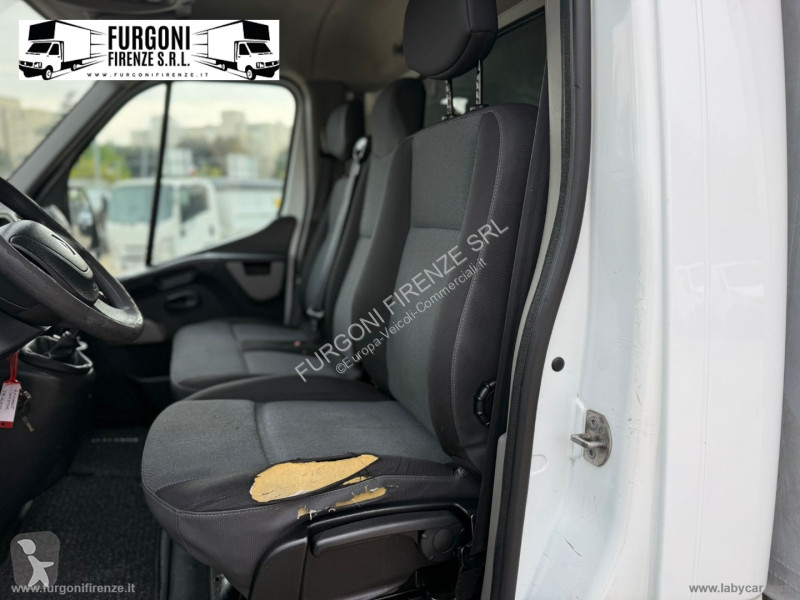 عربة نفعية Renault T35 2.3 dCi/130 TP...