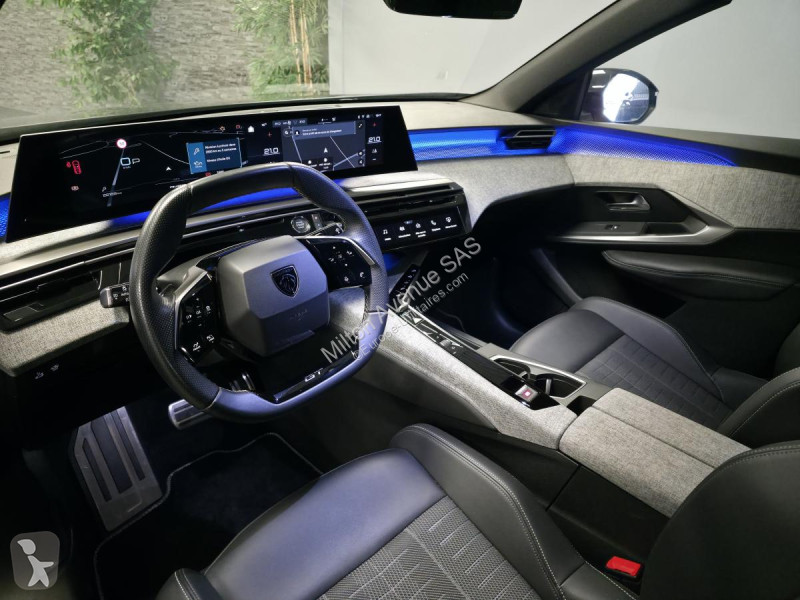 عربة نفعية Peugeot 3008 1.2i Hybrid -136 - BV...