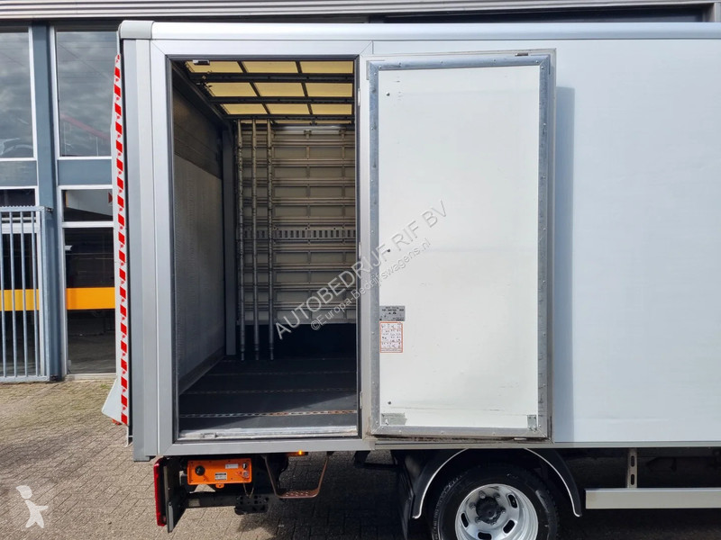 Samochód dostawczy Iveco 40C18 3.0D Koffer GVW...