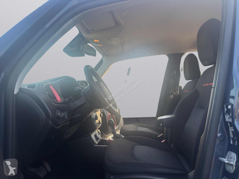 عربة نفعية Jeep
