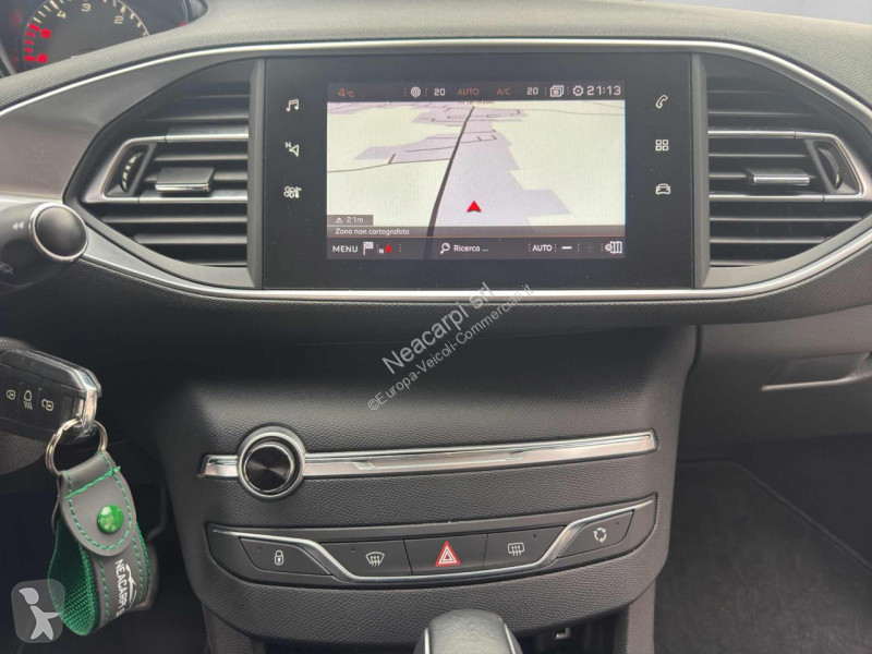 عربة نفعية Peugeot