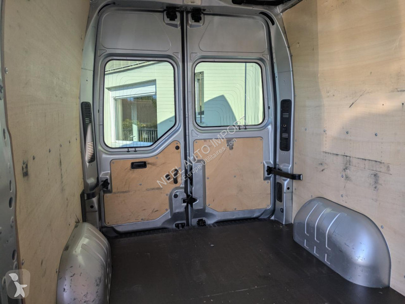 Véhicule utilitaire Renault MASTER III L2H2 2.3...