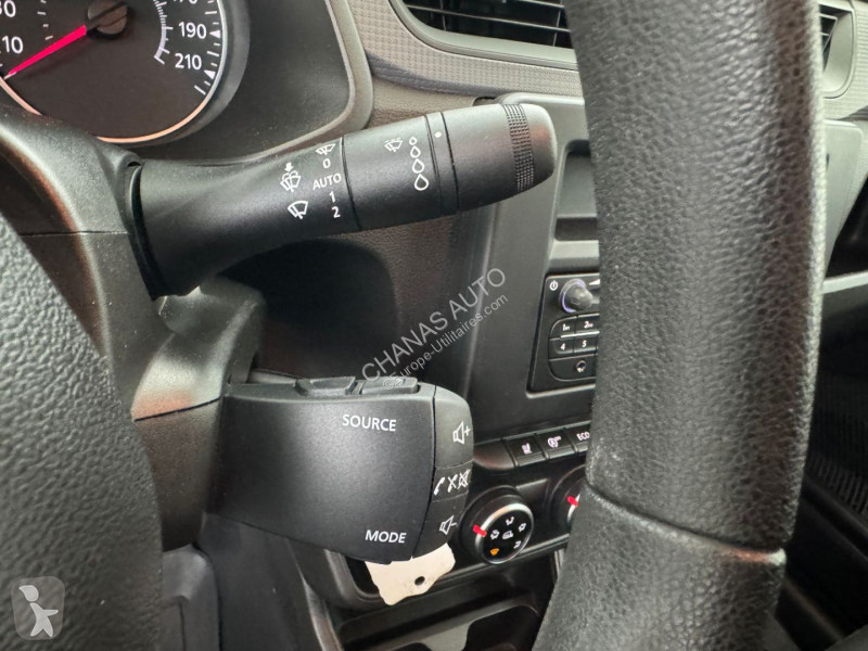 عربة نفعية Renault 1.5 BLUE DCI 75