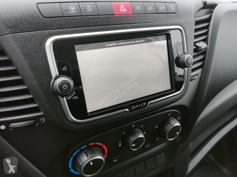 Véhicule utilitaire Iveco FRIGO 12M3 160 CV...