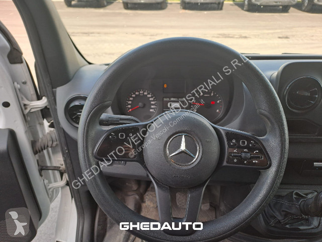 Véhicule utilitaire Mercedes MERCEDES -BENZ...