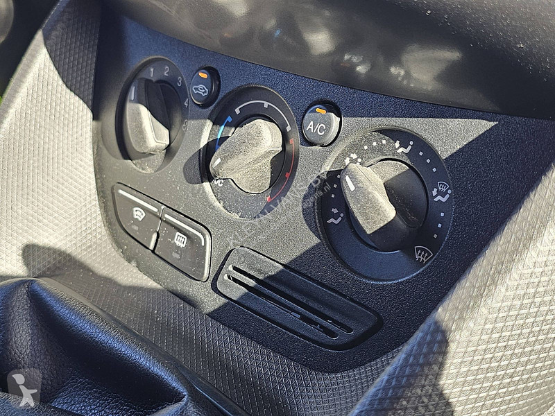 عربة نفعية Ford 1.6 L1 Navi 3-Zit Airco!