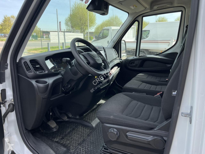Samochód dostawczy Iveco DAILY 35C16 3L Caisse...