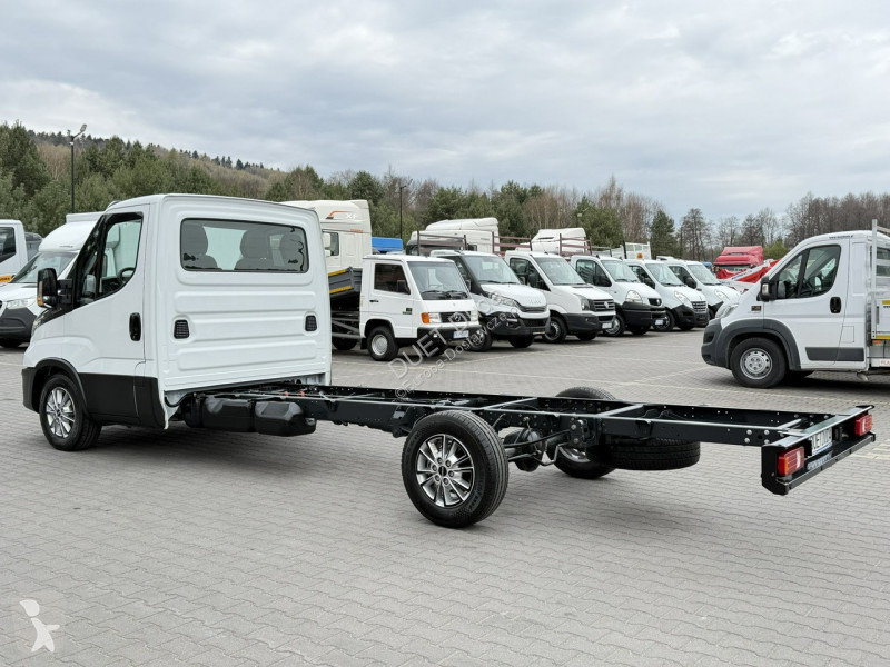 Лекотоварен автомобил Iveco 35S18 H