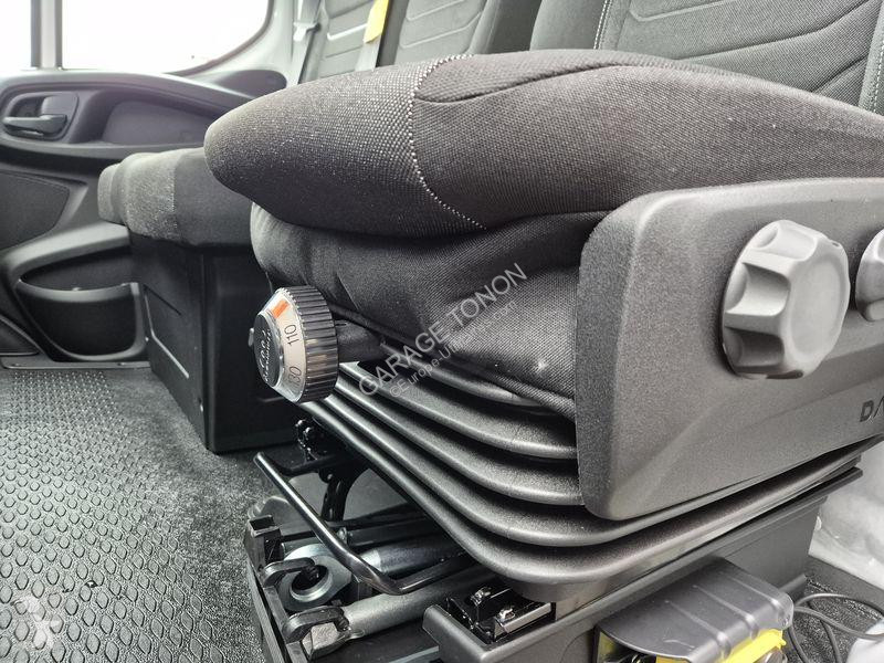 Furgoneta Iveco 35-180 BVA BENNE + COFFRE